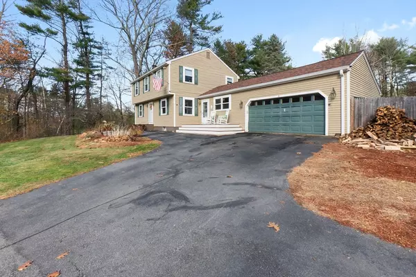 Boxford, MA 01921,2 Silvermine Rd