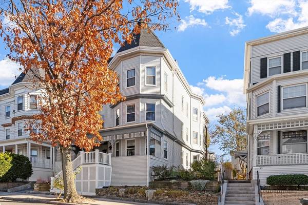 49 Putnam St #2, Somerville, MA 02143