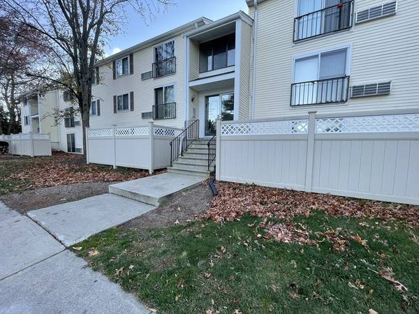 9 Village Hill Lane #16, Natick, MA 01760