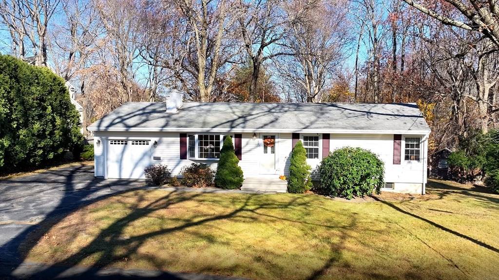 40 Spring Ter, Shrewsbury, MA 01545