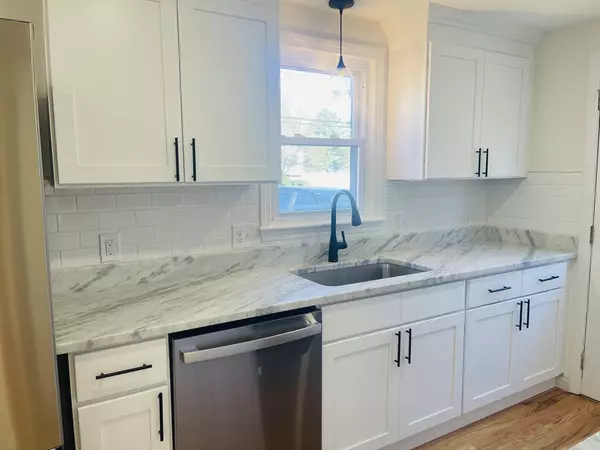 Wareham, MA 02571,4 Gull Ln