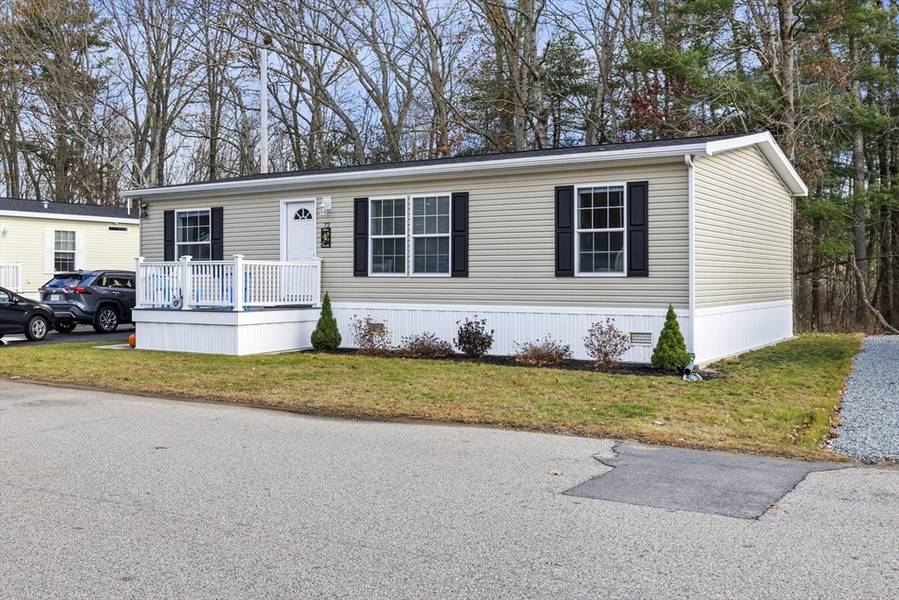 72 Longview, Plainville, MA 02762