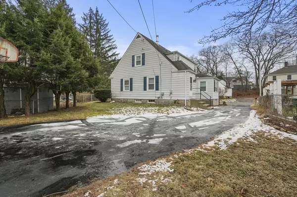 Northbridge, MA 01588,9 Woodland St