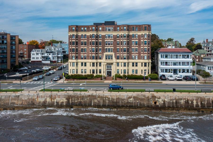 285 Lynn Shore Dr #602, Lynn, MA 01902