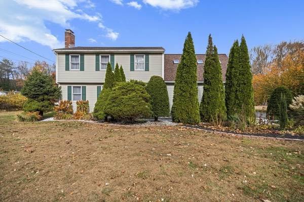 207 Pochassic Rd, Westfield, MA 01085