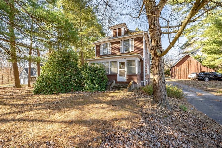 977 Piper Rd, West Springfield, MA 01089