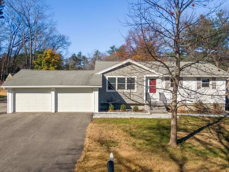 8 Gloria Rd, Georgetown, MA 01833