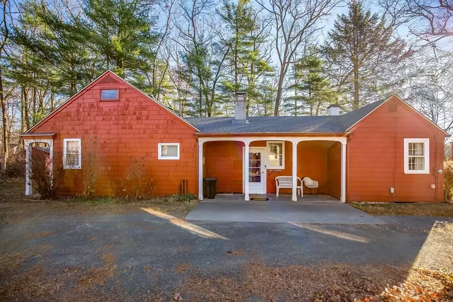 56 Summer Dr, Southwick, MA 01077