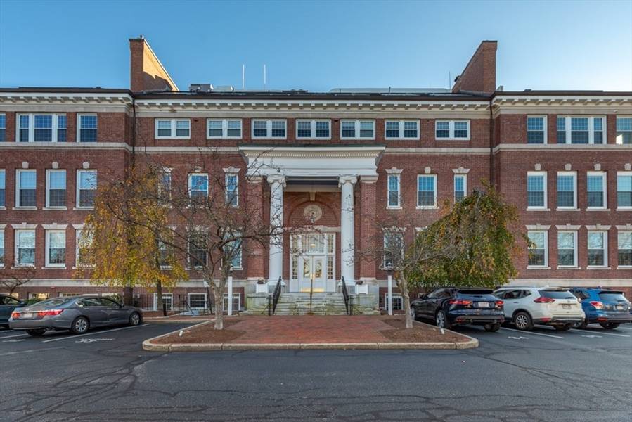 52 Sanborn Street #205, Reading, MA 01867