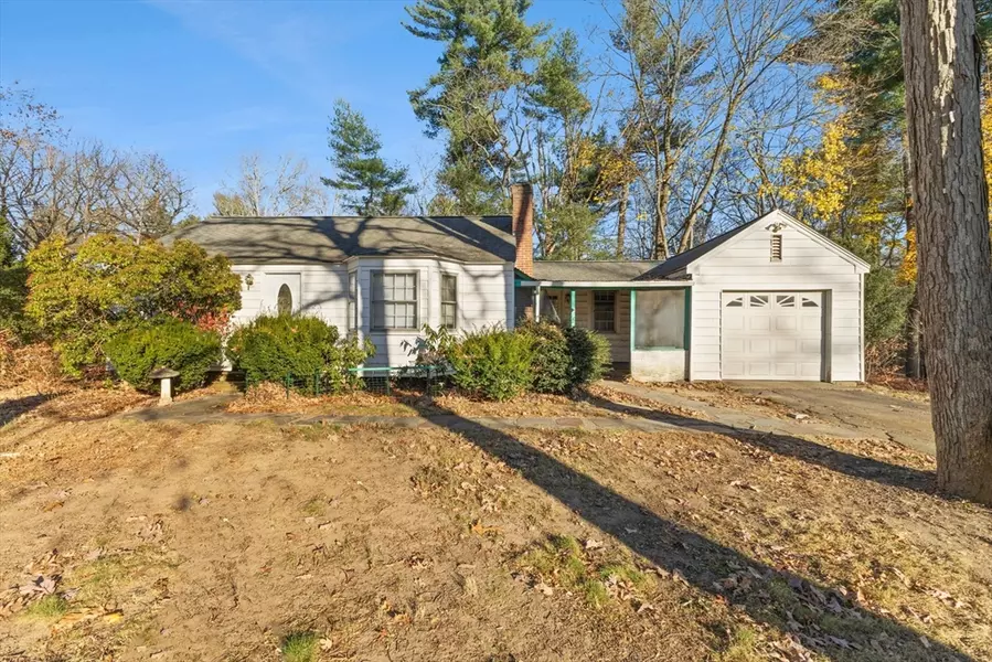 66 Circle Dr, Wrentham, MA 02093