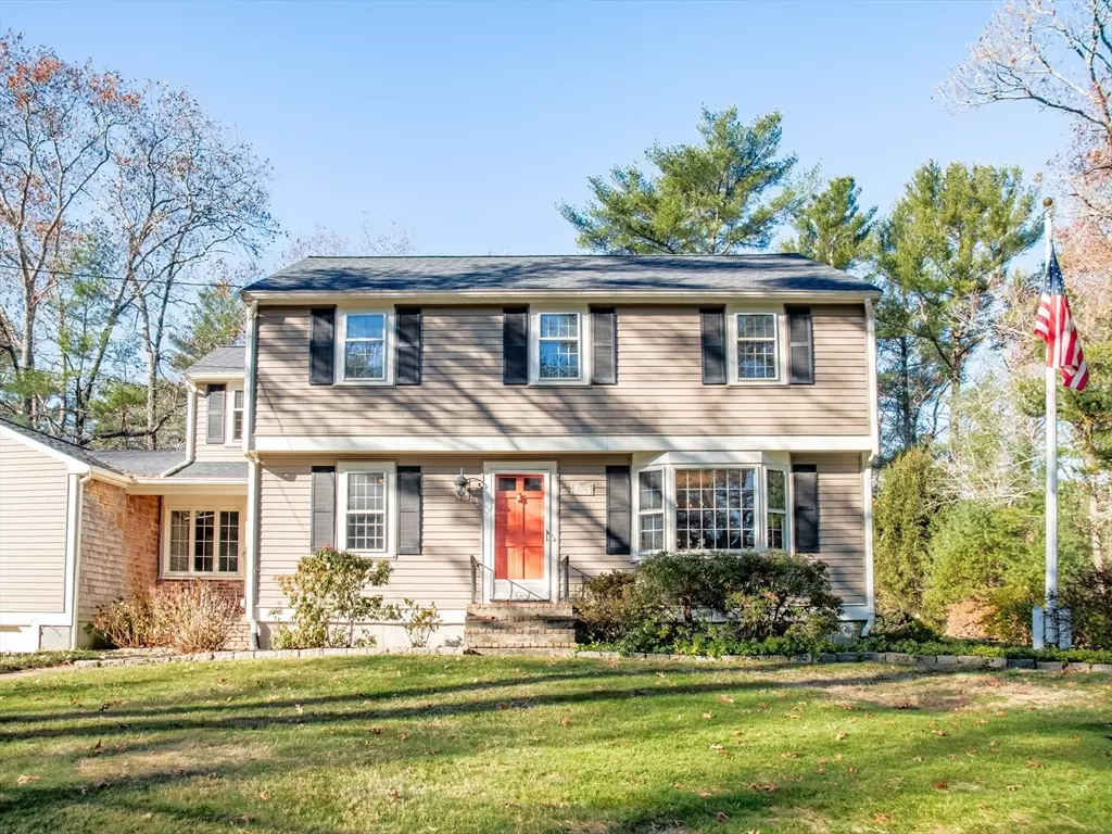 Duxbury, MA 02332,276 Chandler St