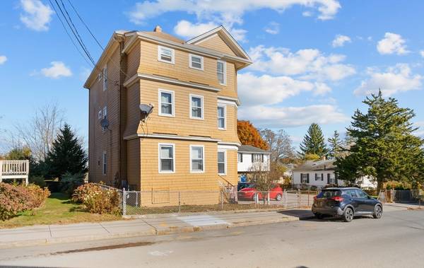 438 Buffinton St, Fall River, MA 02721