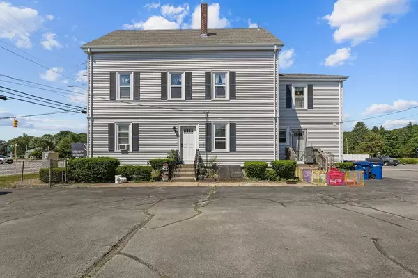 442 Taunton Ave, Seekonk, MA 02771