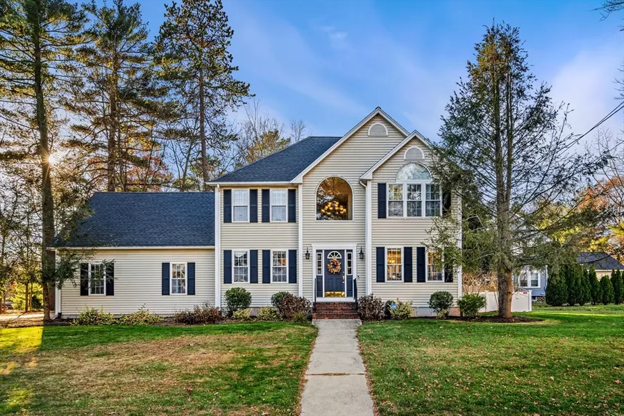 11 Old Stagecoach Road, Attleboro, MA 02703