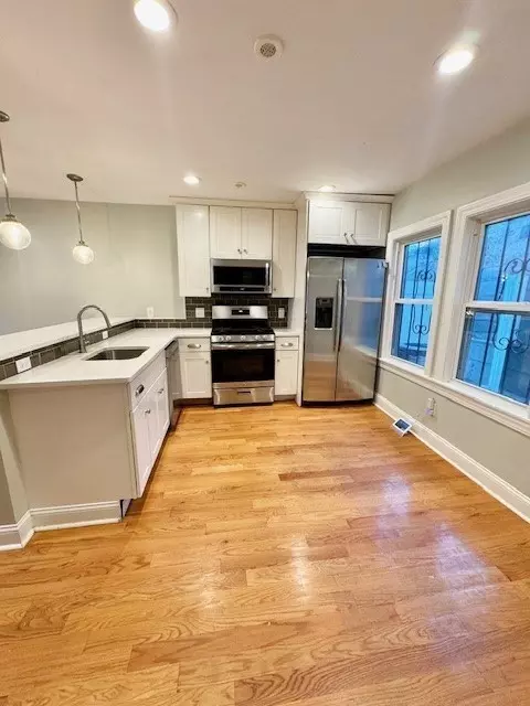 6 Saint James Place #TH, Boston, MA 02119