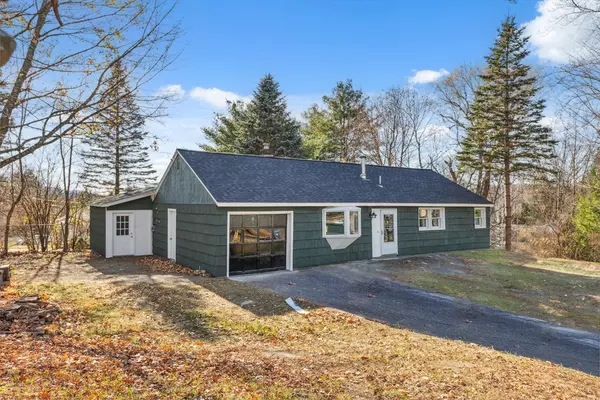 18 Beaumont Dr, Pittsfield, MA 01201