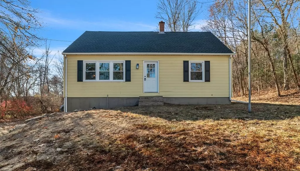 15 Nash Hill Rd, Ludlow, MA 01056