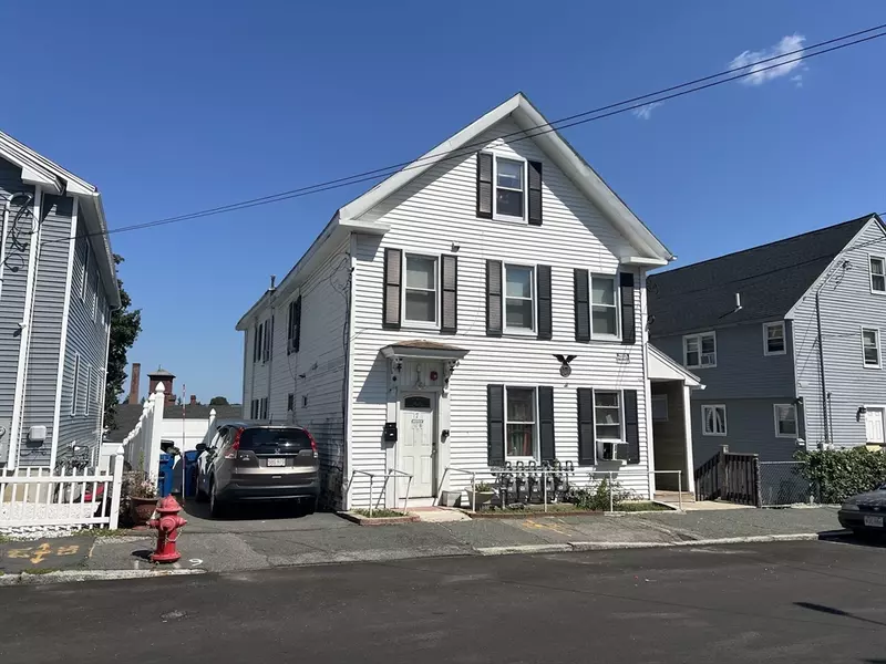 7 Forest St, Lawrence, MA 01841