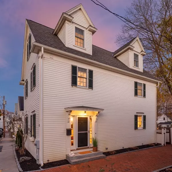 17 Lunt St, Newburyport, MA 01950