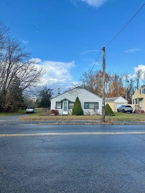 Acushnet, MA 02743,91 S Main St