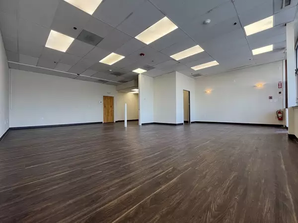 Beverly, MA 01915,409 Cabot Street #8