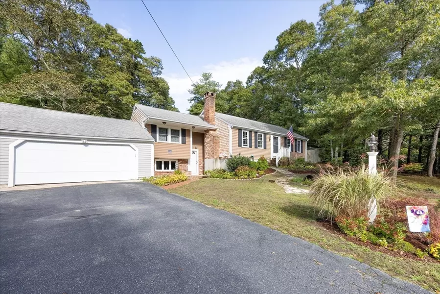 19 Cesars Way, Barnstable, MA 02655