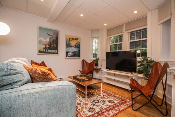 1253 Beacon St #4BB, Brookline, MA 02446