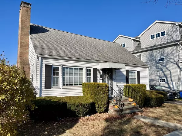 32 River St, Arlington, MA 02474