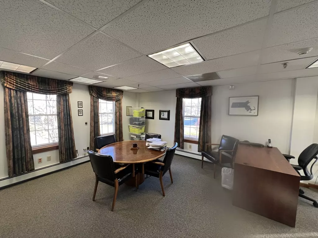 Barre, MA 01005,20 Common St