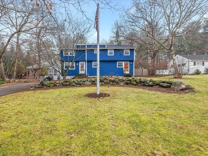 95 Bellflower Rd, Billerica, MA 01821