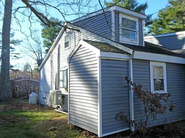 Lakeville, MA 02347,25 Spruce Road