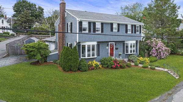 13 Naugus Ave, Marblehead, MA 01945