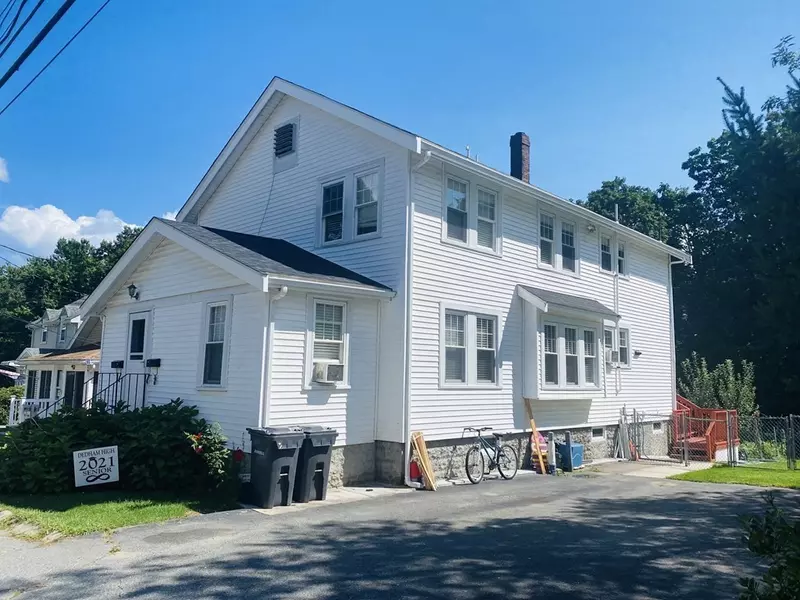 7 Liberty Ln #2, Dedham, MA 02026