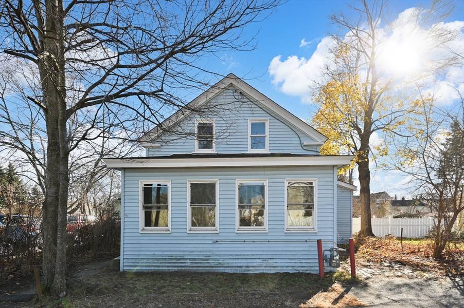 19 Front St, Lawrence, MA 01843