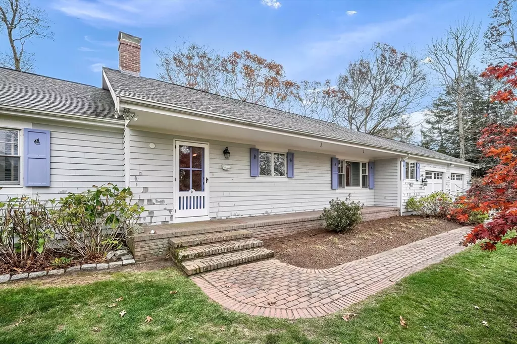 Barnstable, MA 02632,24 Beechwood Rd