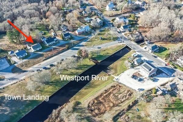 Westport, MA 02790,17 Drift Rd