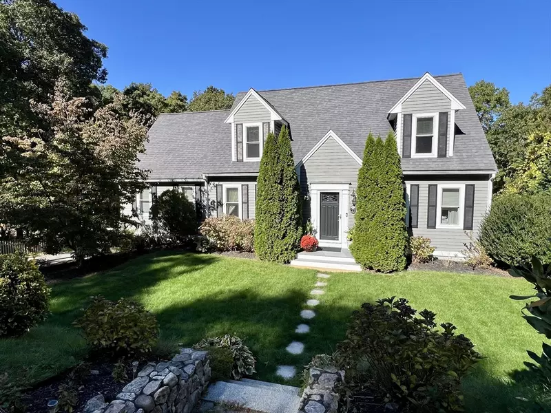 27 Christopher Hollow Rd, Sandwich, MA 02563