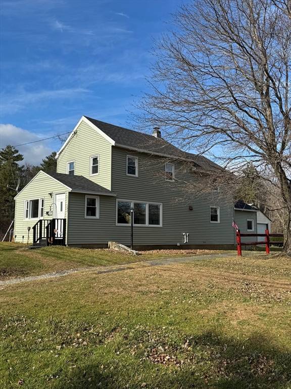 192 Lakeway Dr, Pittsfield, MA 01201