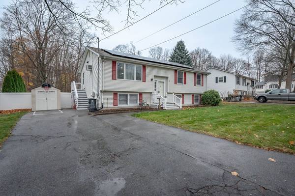 24 Keeley St, Haverhill, MA 01830