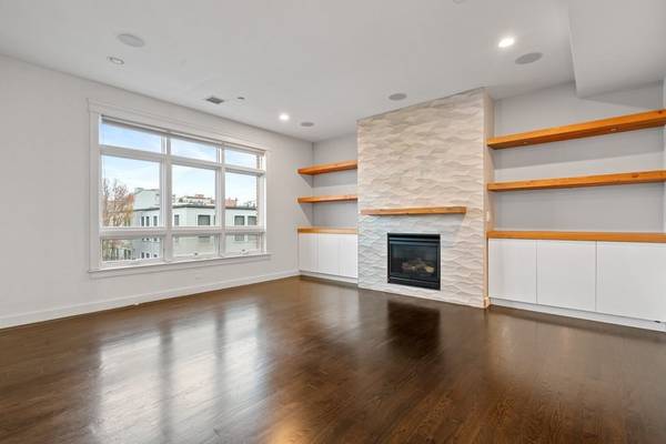 350 W 2nd Street #7, Boston, MA 02127