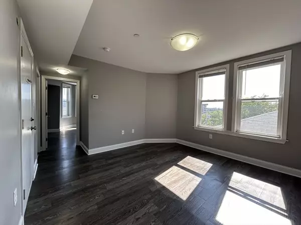 34 Crescent St #3, Somerville, MA 02145