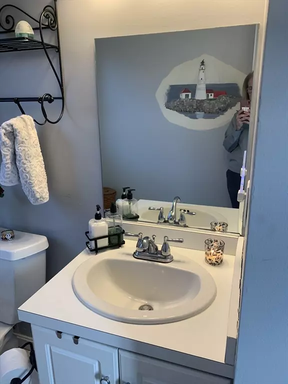 Hull, MA 02045,8 Harborview Rd