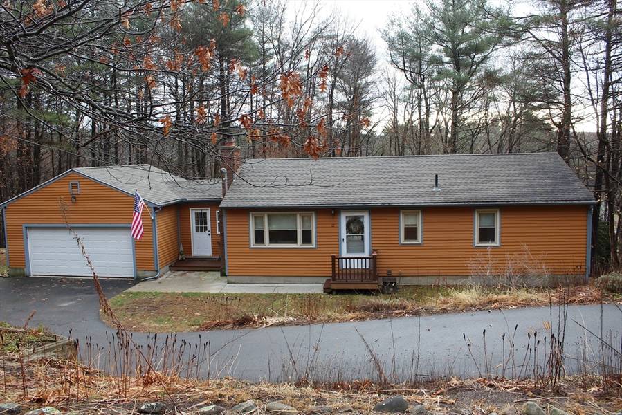 12 Old Farm Rd, Belchertown, MA 01007