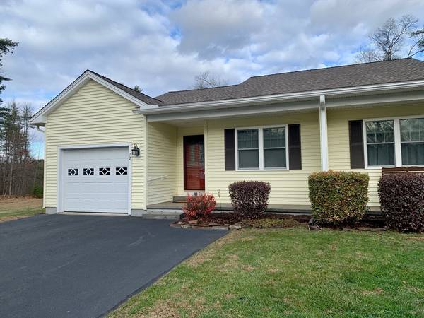 Greenfield, MA 01301,72 Silver Crest Ln #26