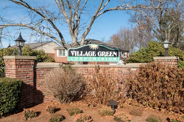 36 Village Green Dr #36, North Andover, MA 01845