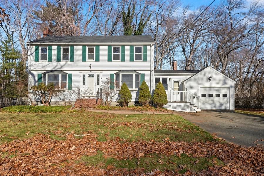 40 Moynihan Road, Hamilton, MA 01982