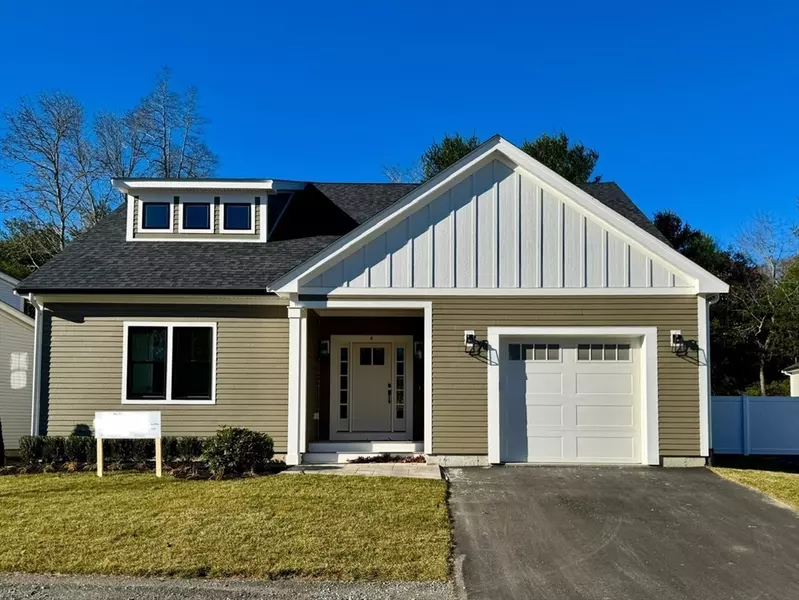 4 Josiah Path, Falmouth, MA 02540