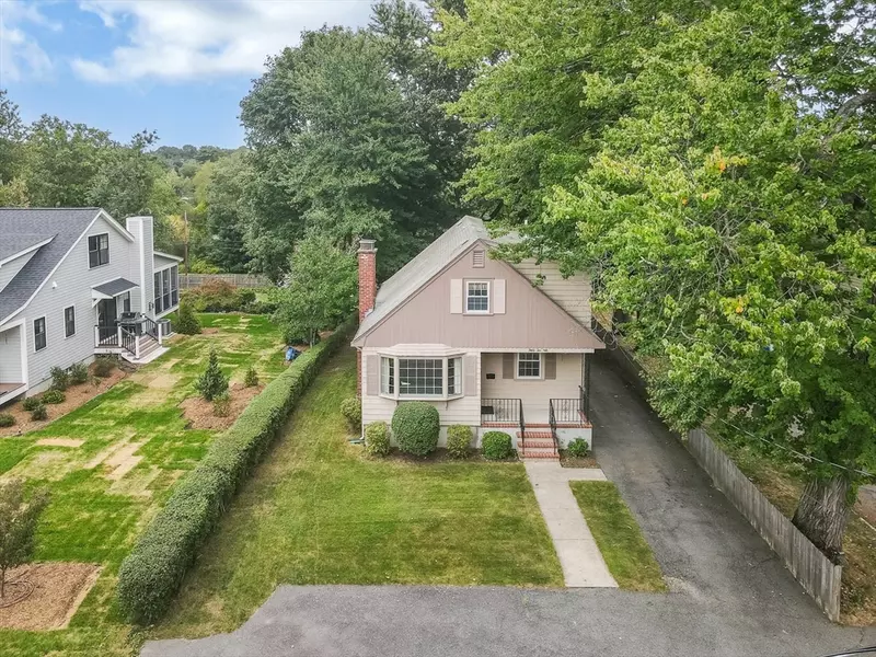 32 Mills St, Dedham, MA 02026