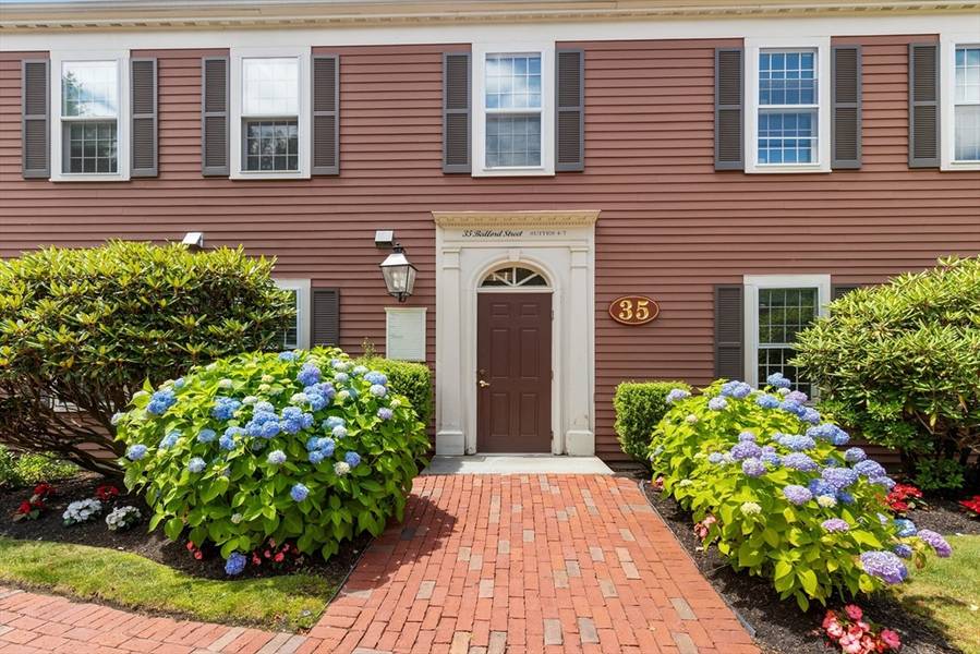 35 Bedford St #6, Lexington, MA 02420