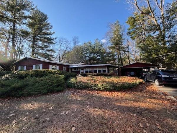 11 Maxwell Rd, Bedford, MA 01730